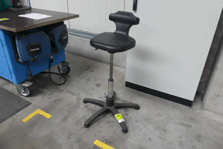 Werkstatt-Bürostuhl, höhenverstellbar